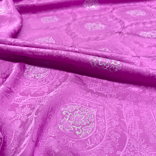 Seta Jacquard Rosa Fucsia con Motivo Damascato – 1,70 × 1,40 m