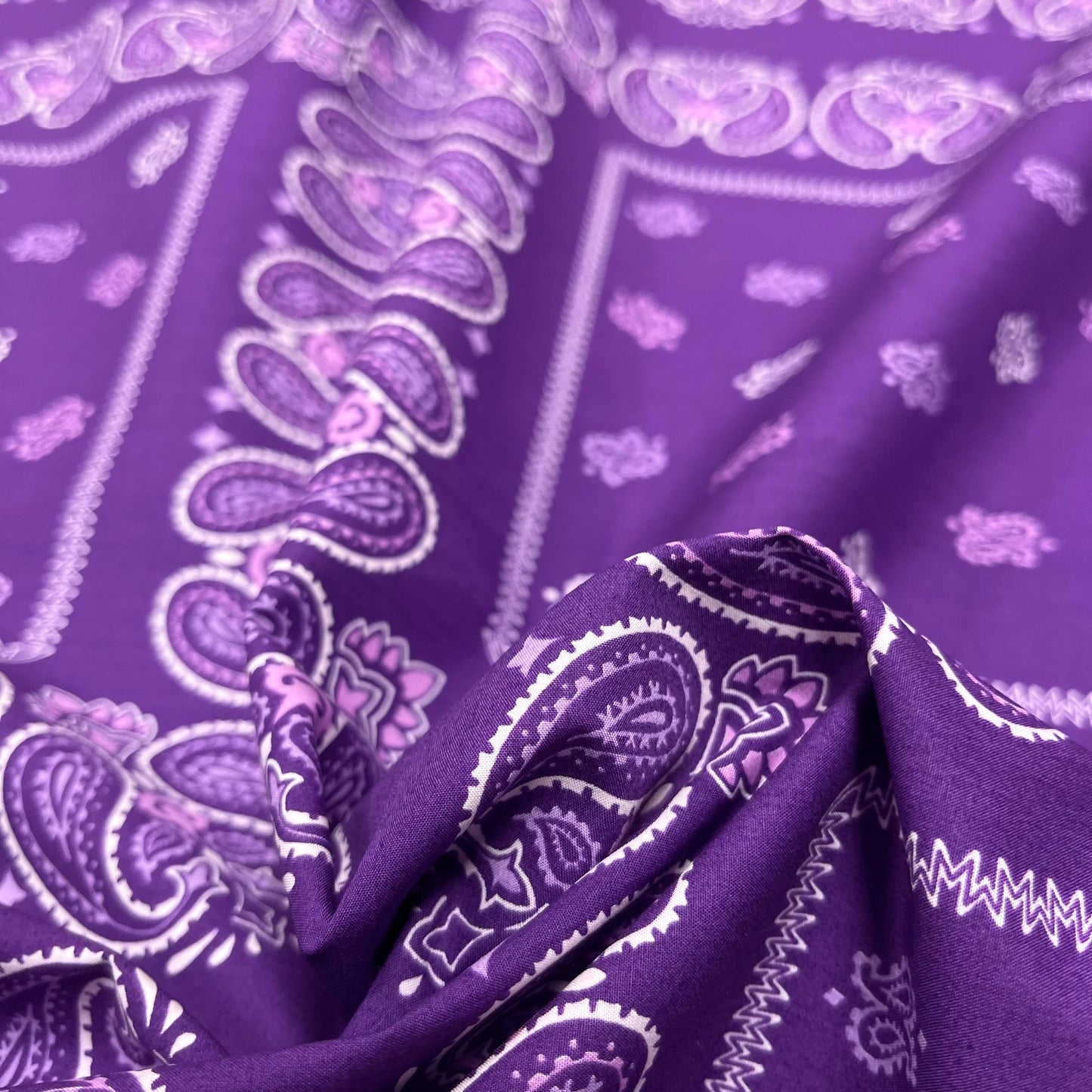 Cotone Popeline Paisley Viola
