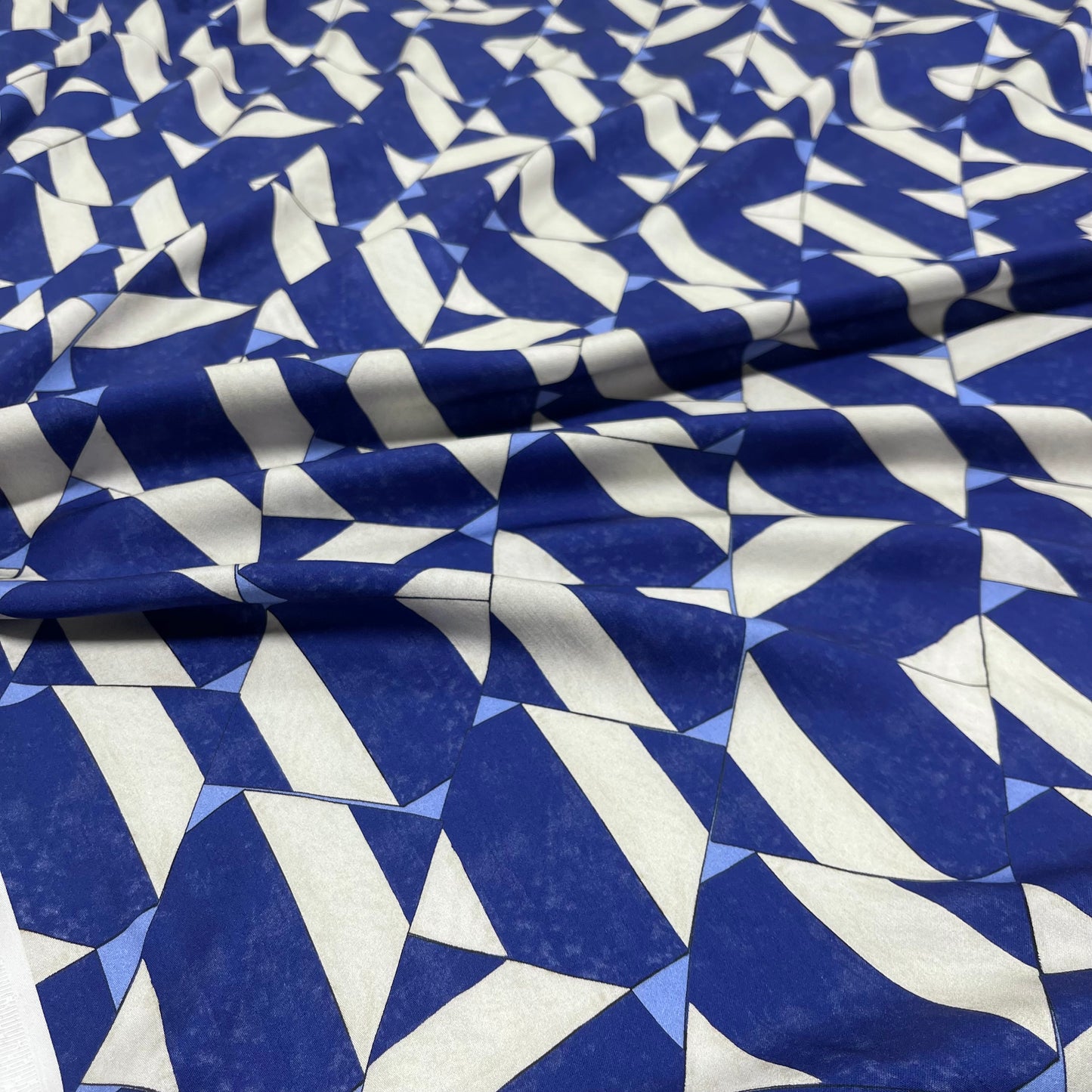 Viscosa Satin Geom Blu
