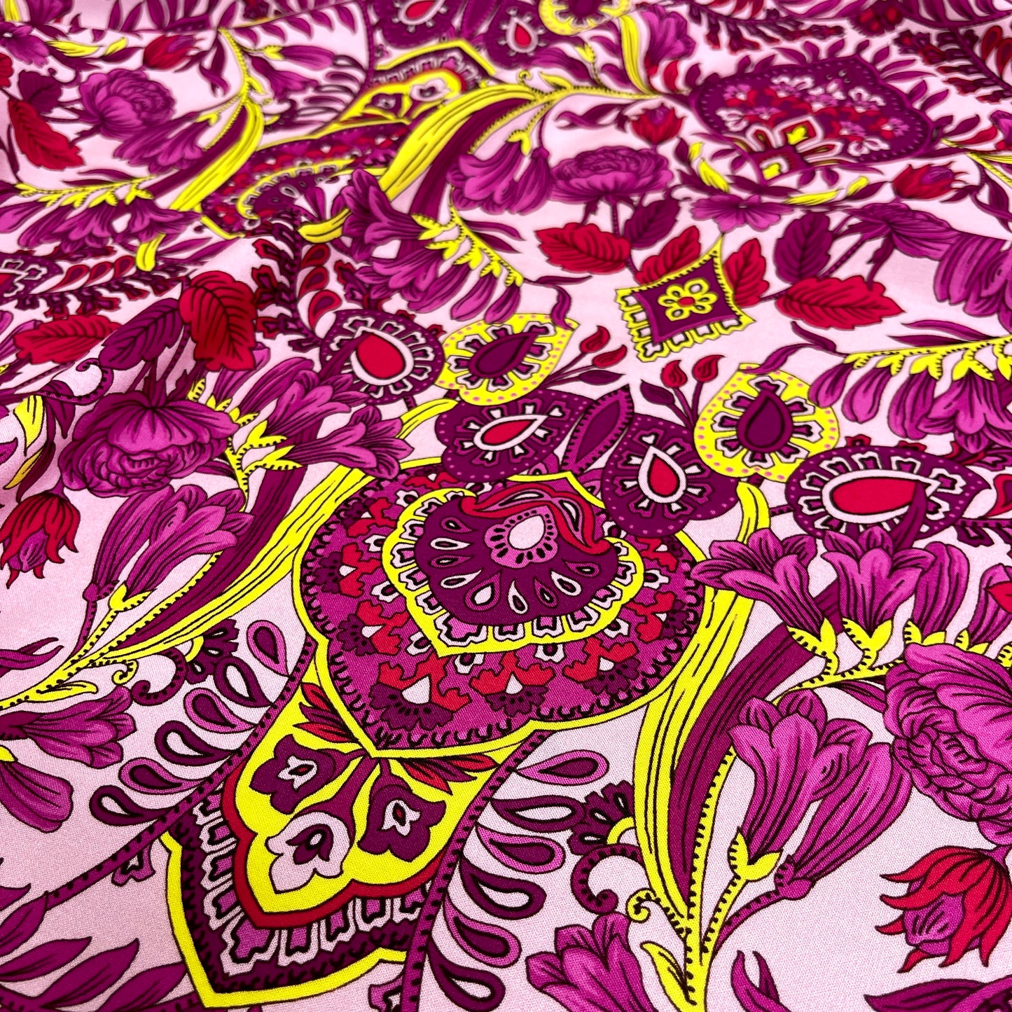 Crepe di Viscosa -  Floreale con Bordo 20 cm Coordinato
