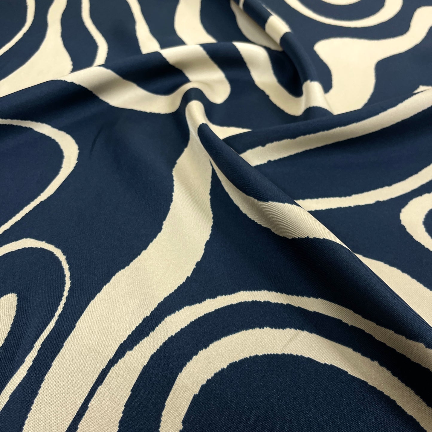 Twill di Seta - Fantasia Astratta Blu e Avorio