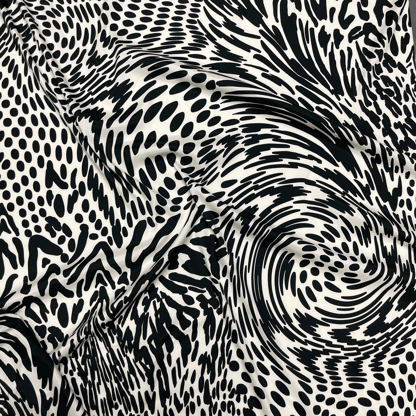 Seta Crepe  Satin Back - Astratta bianco e nero