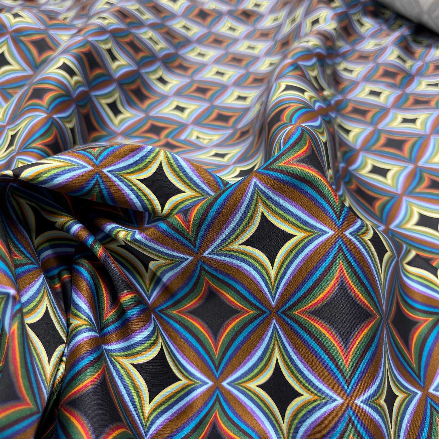 Cotone Rasatello Fantasia Geometrica