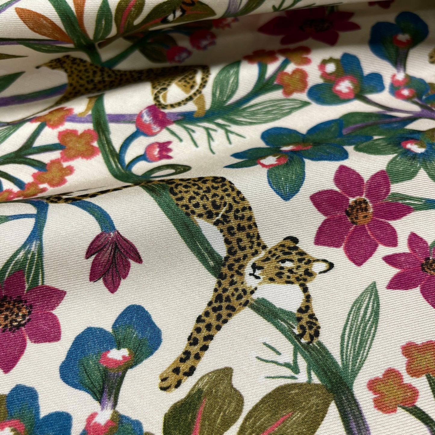 Viscose Cady - Blooming Jungle Twill