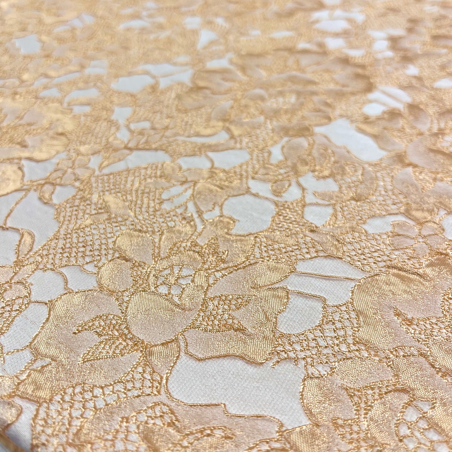Lace-effect floral jacquard – Peach tone