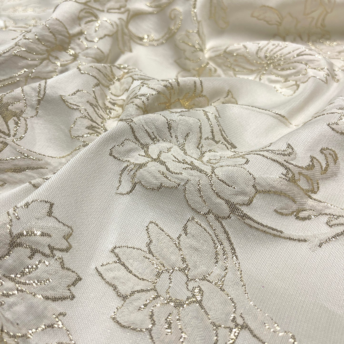 Shimmering Floral Jacquard – White Gold