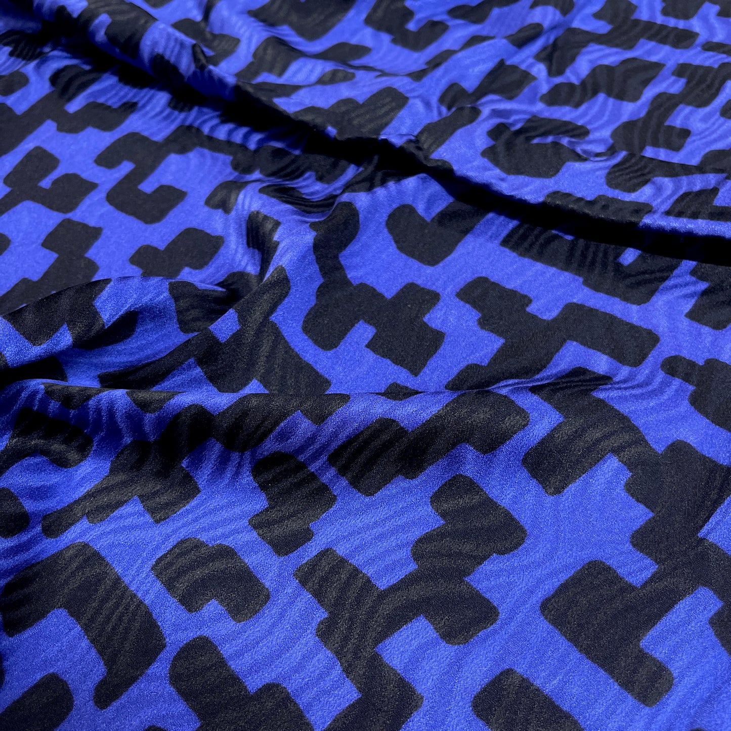 Seta Jacquard Geometrica Blu Elettrico – 1,50 × 1,40 m