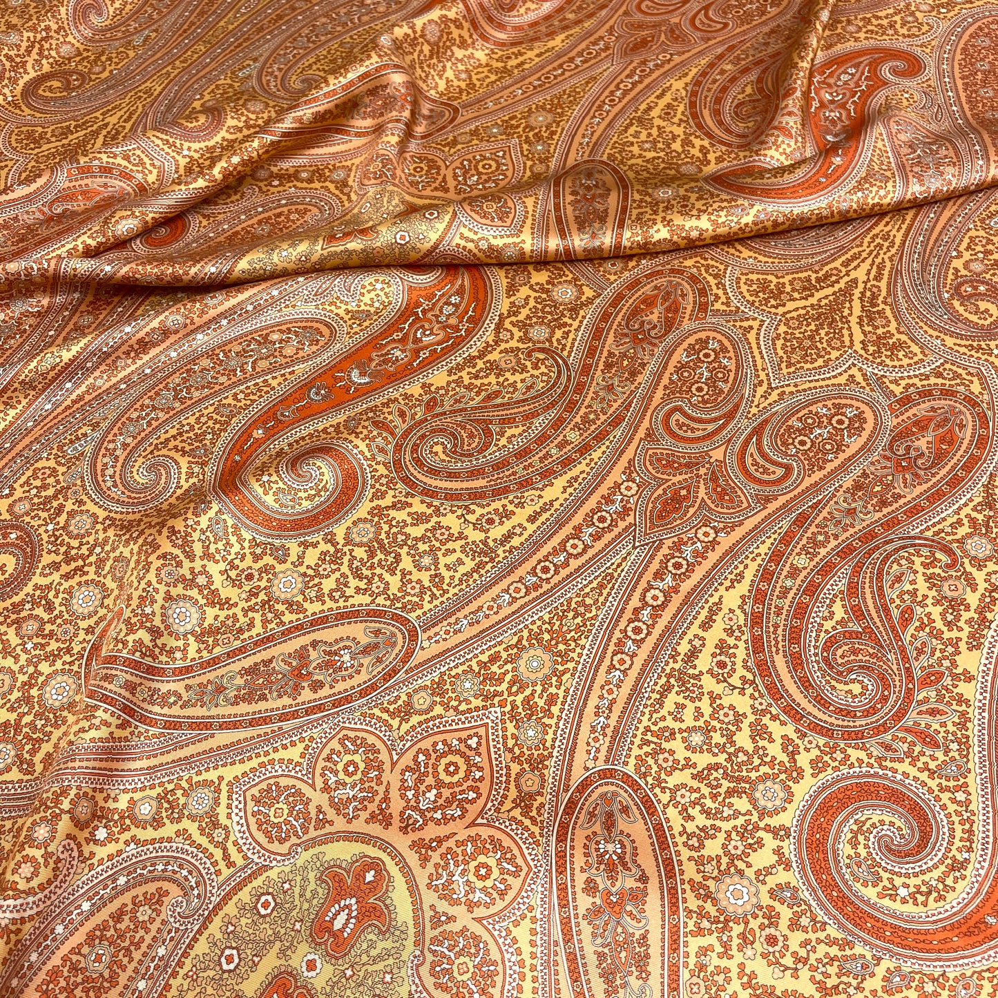 Twill di Seta Paisley Beige e Ruggine – 2,90 × 1,40 m