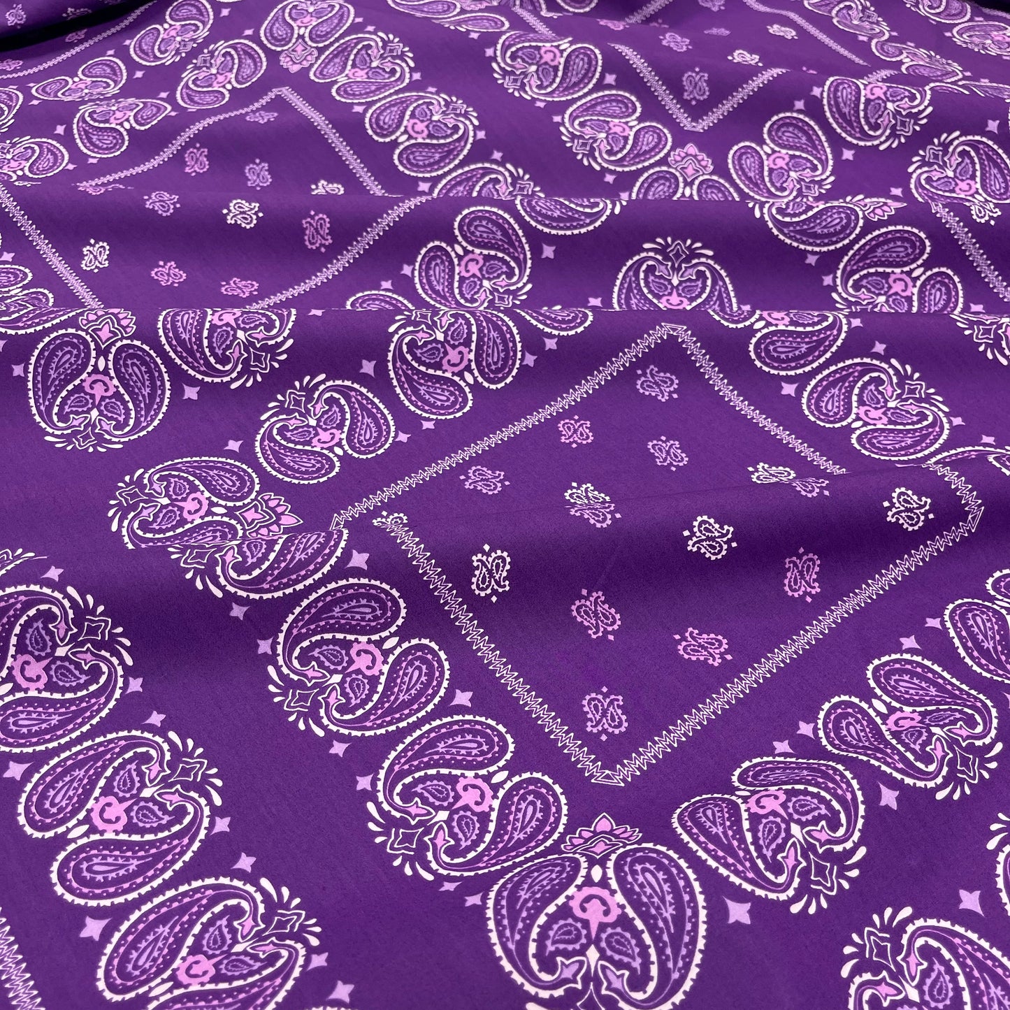 Cotone Popeline Paisley Viola