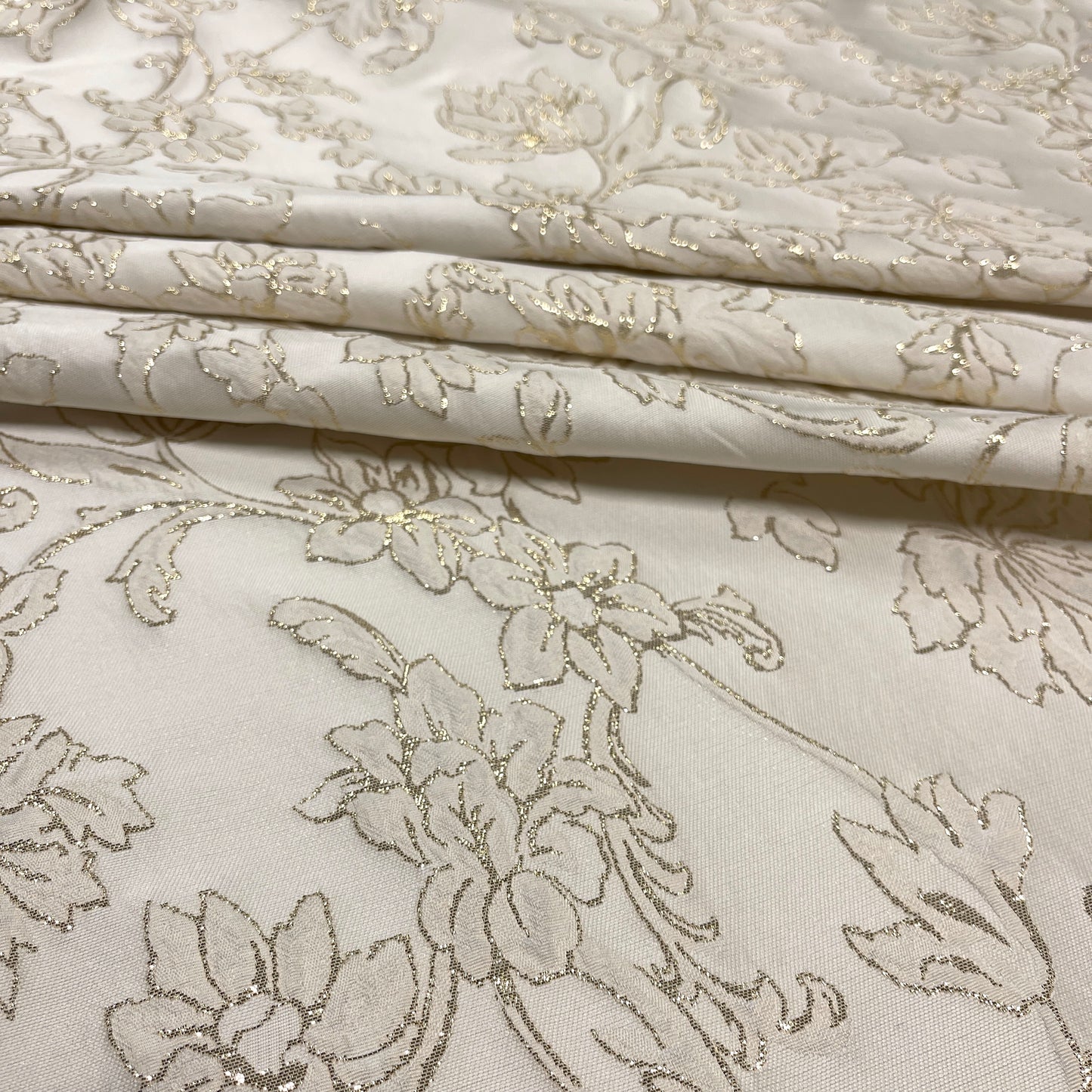 Shimmering Floral Jacquard – White Gold