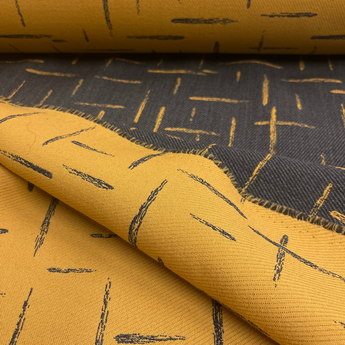 Lana Vergine Jacquard – Antracite e Ocra