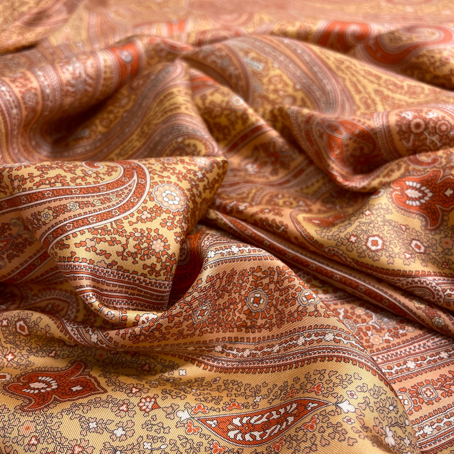 Twill di Seta Paisley Beige e Ruggine – 2,90 × 1,40 m