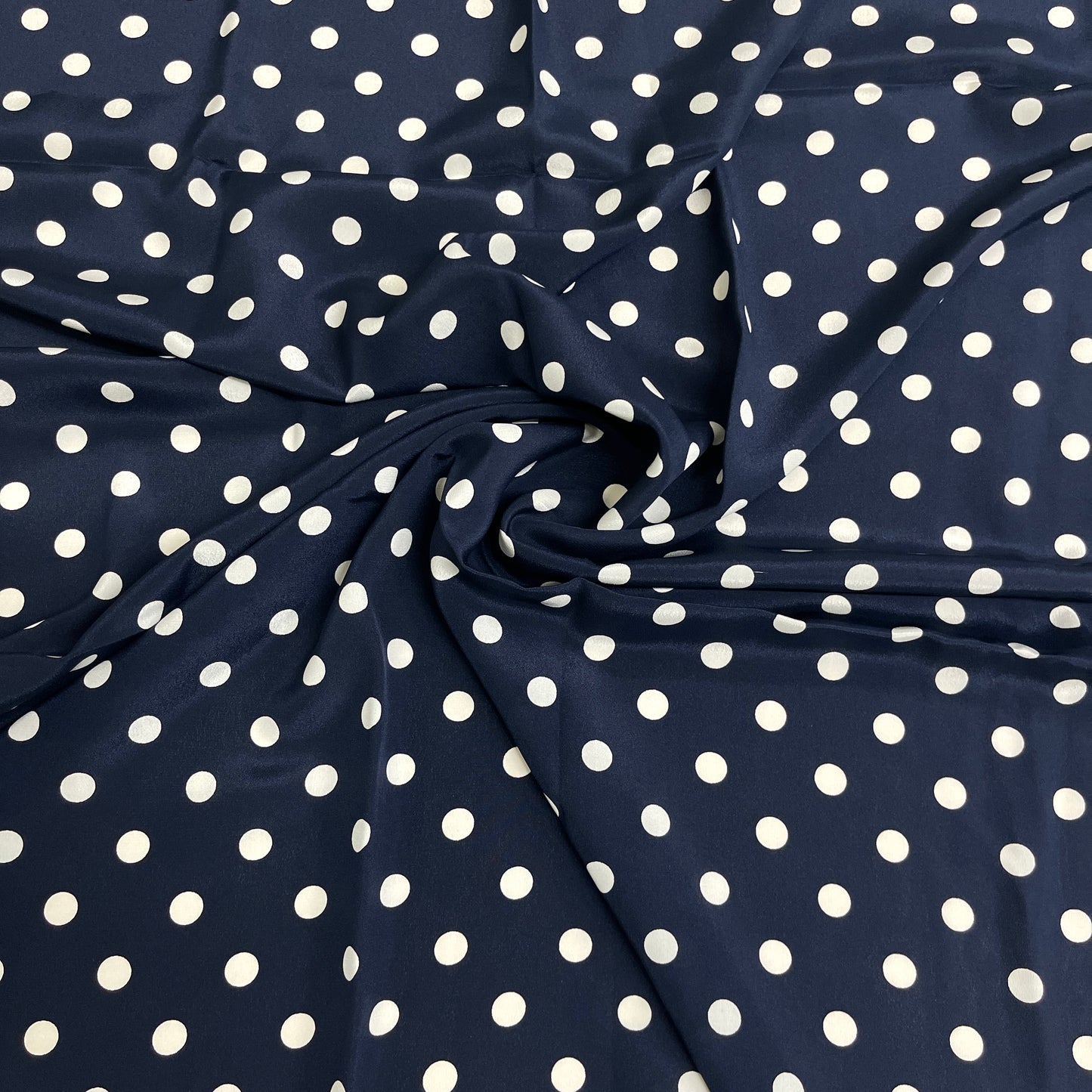 Seta Crepe a Pois Blu Navy – 3,00 × 1,40 m