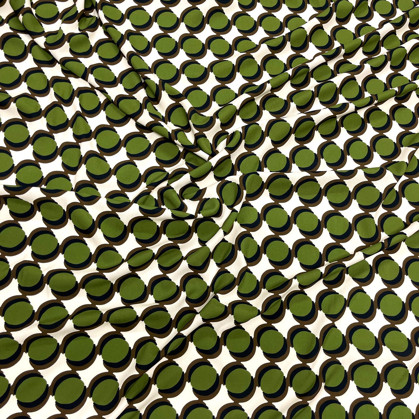 Viscosa Giavanese - Verde Oliva su Fondo Panna
