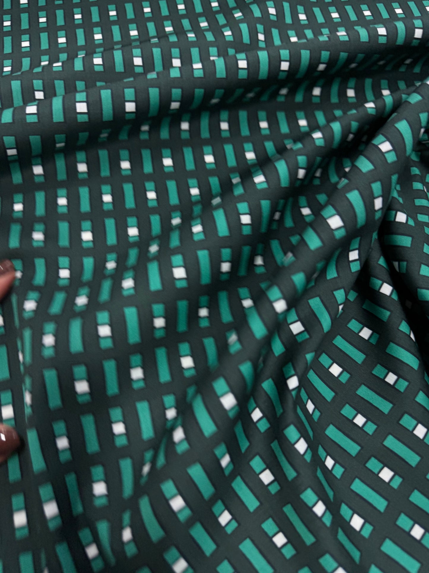 Elegant geometric poplin of cotton