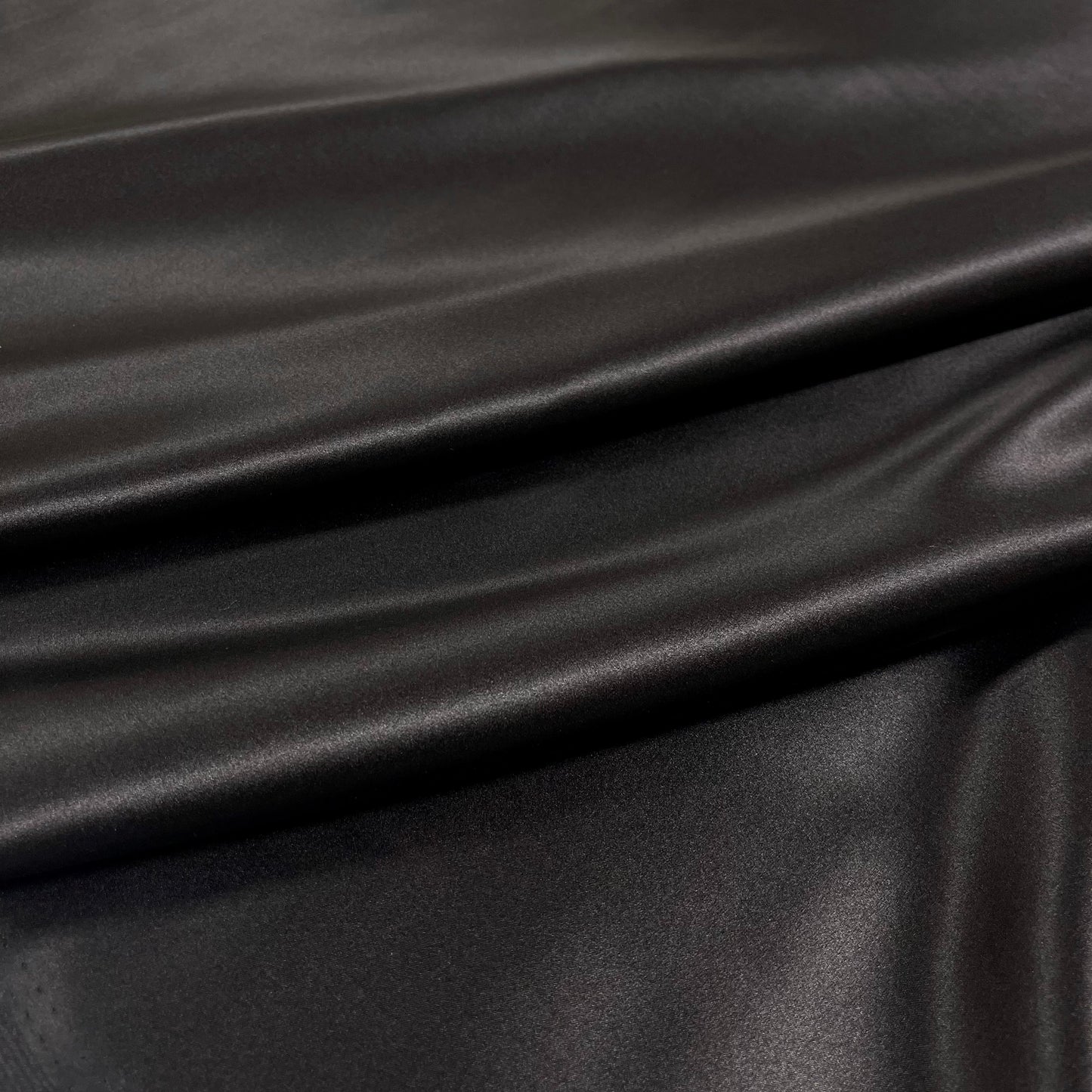 Raso di Seta Nero