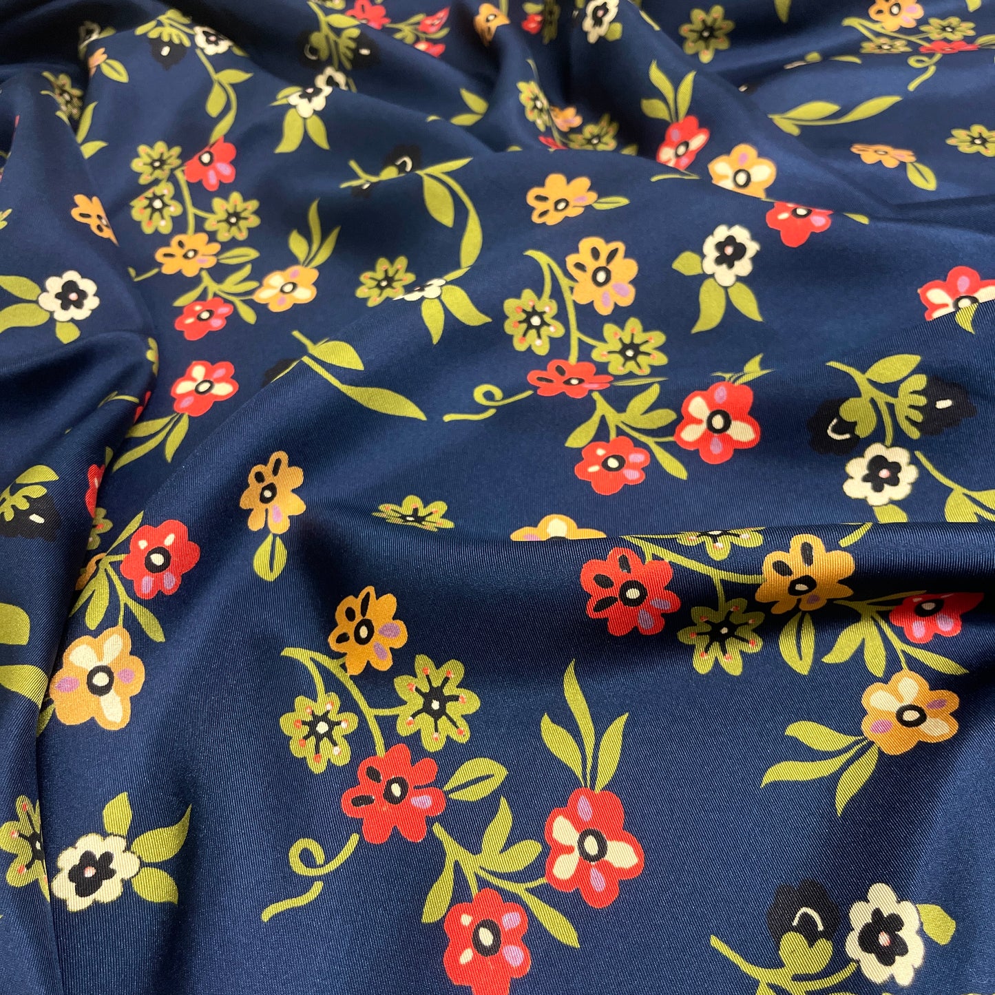 Twill di Seta Floreale Blu Navy – 2,50 × 1,40 m