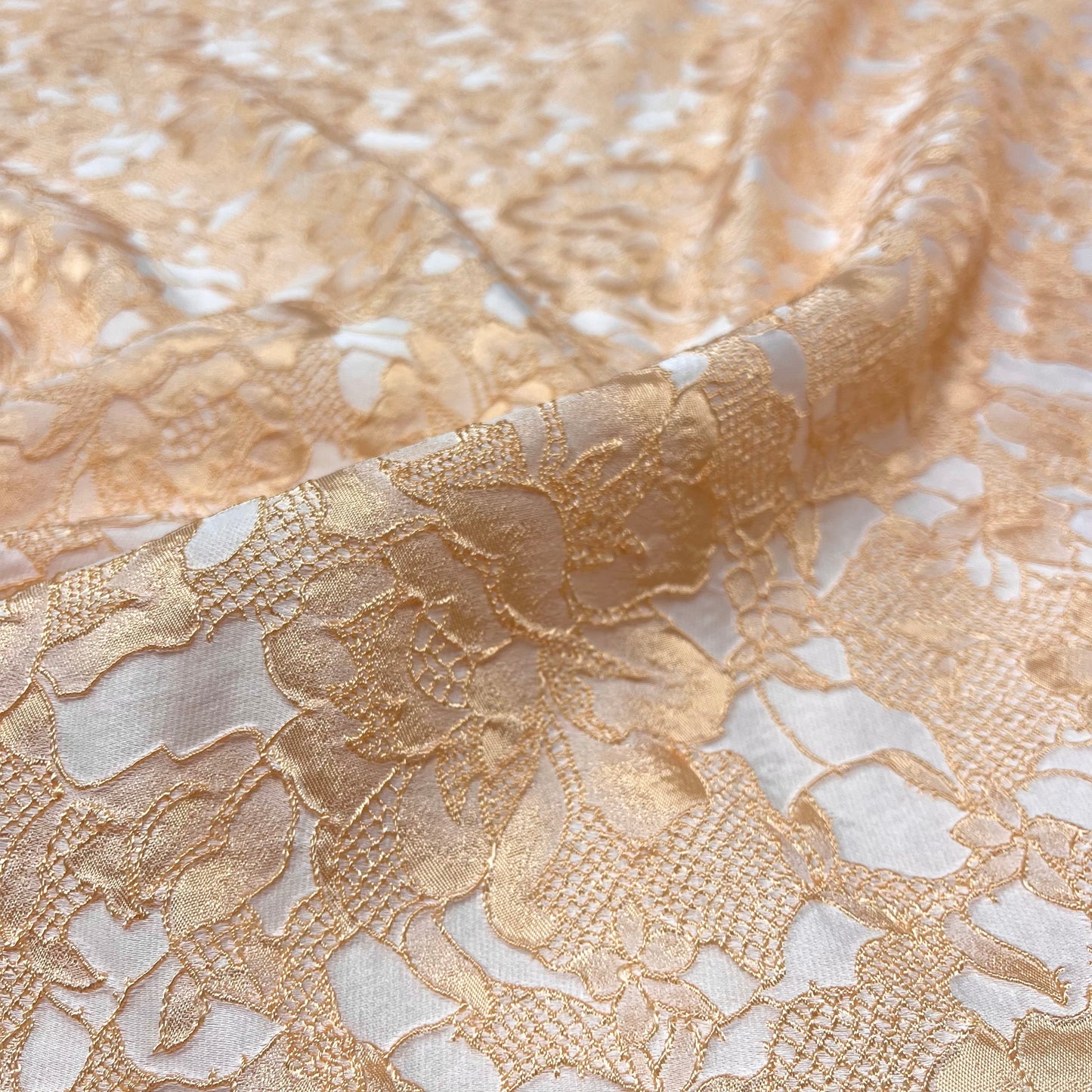 Lace-effect floral jacquard – Peach tone