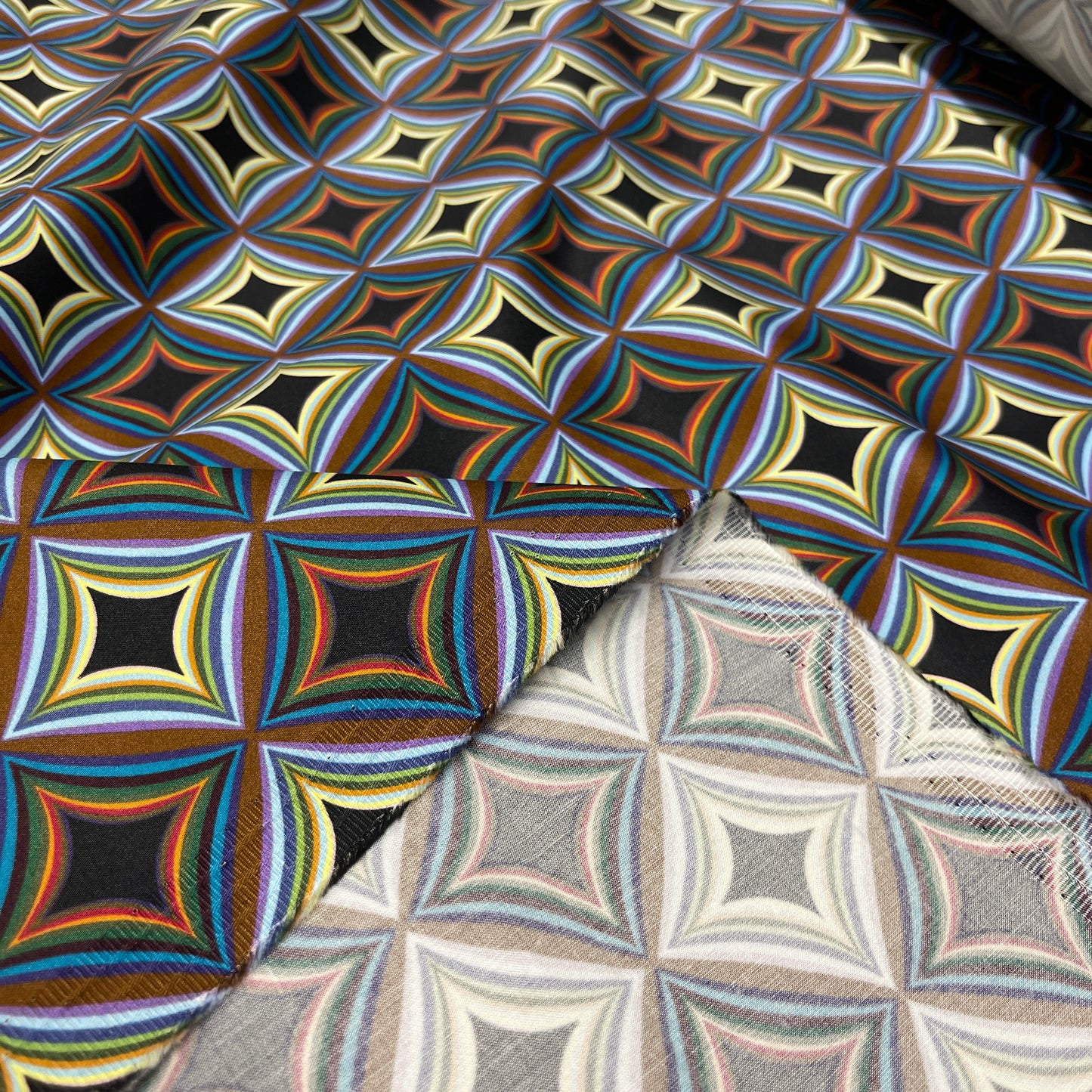 Cotone Rasatello Fantasia Geometrica