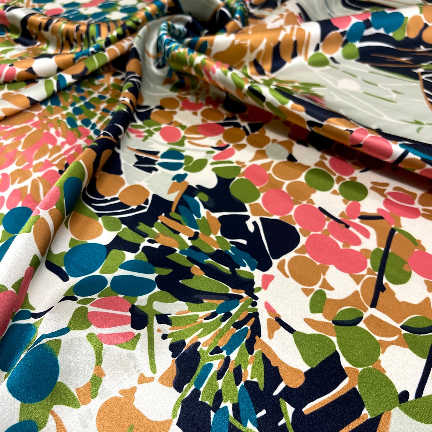 Multicolor Botanical Print Silk Satin – 2.60 × 1.50 m