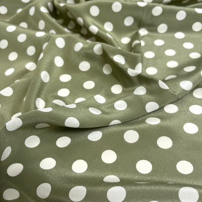 Seta Crepe a Pois Verde Salvia – 1,40 × 1,40 m