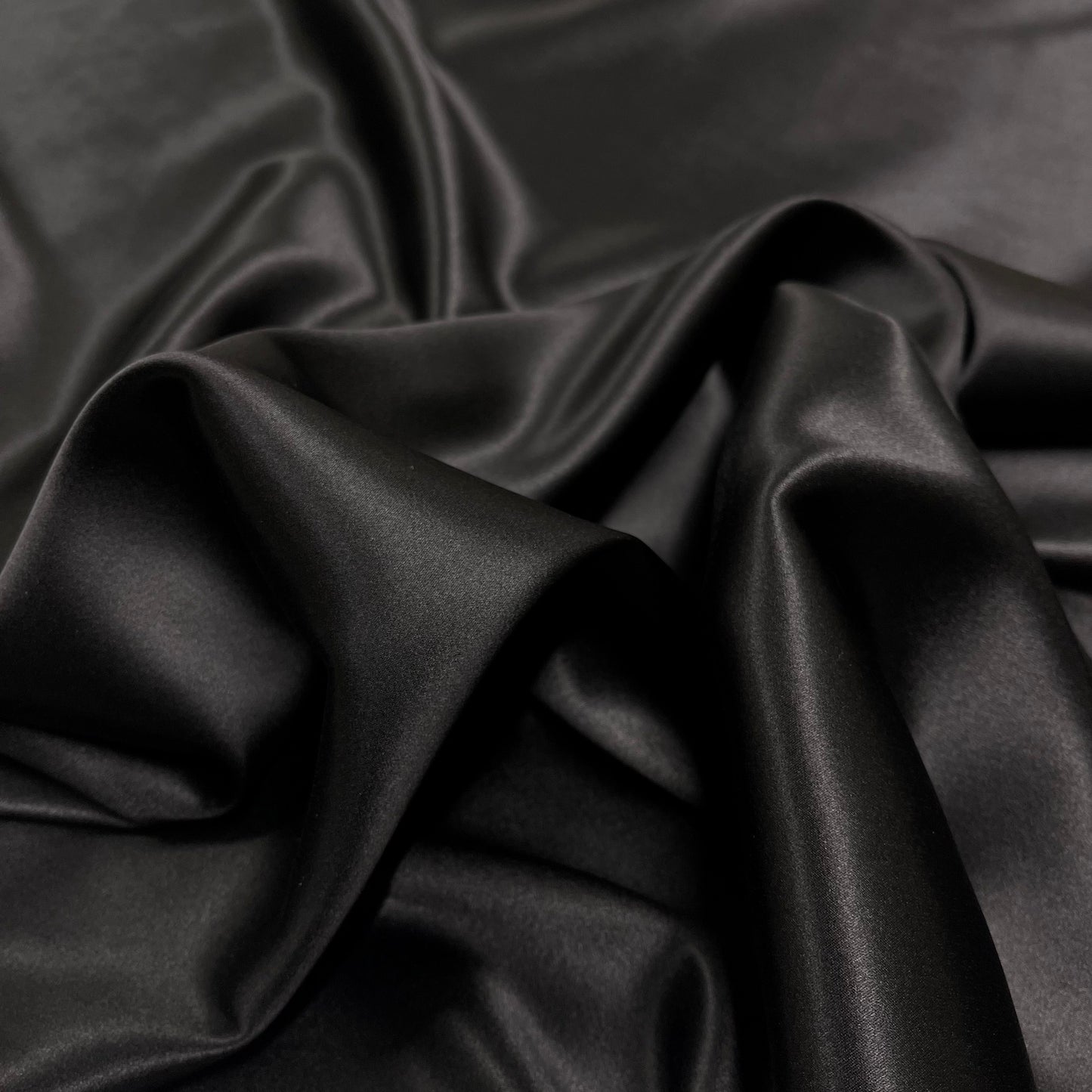 Raso di Seta Nero