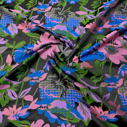 Jacquard floreale multicolore su fondo nero