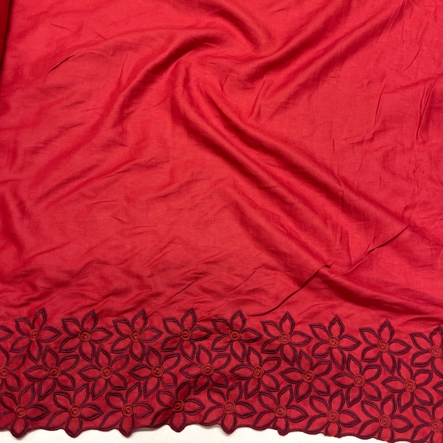 Lino con Bordo Ricamato Floreale