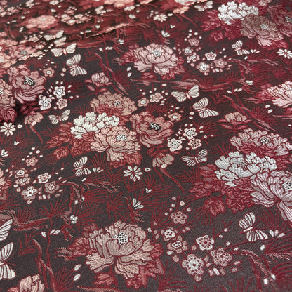 Fantasia floreale jacquard in poliestere