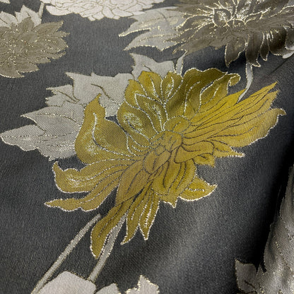 Jacquard floreale su fondo grigio con fiori avorio, tortora e verde oliva