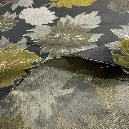 Jacquard floreale su fondo grigio con fiori avorio, tortora e verde oliva
