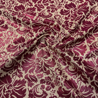 Jacquard floreale ornamentale metallizzato Bordeaux e Oro, vista drappeggiata