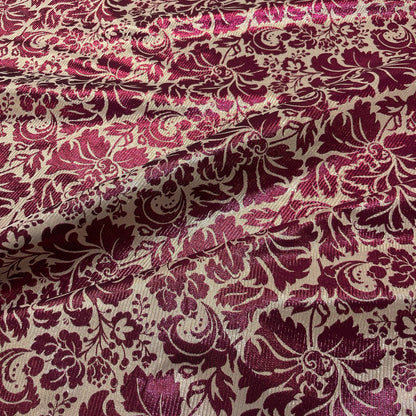 Vista della fantasia floreale ornamentale del jacquard metallizzato Bordeaux e Oro