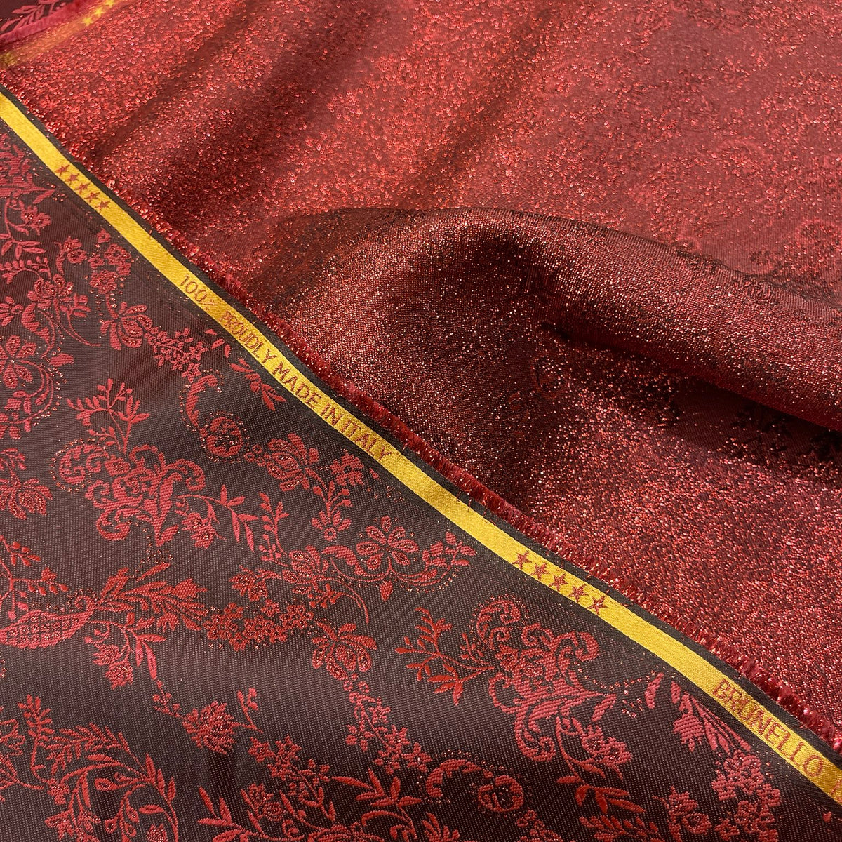 Dettaglio jacquard floreale ramage
