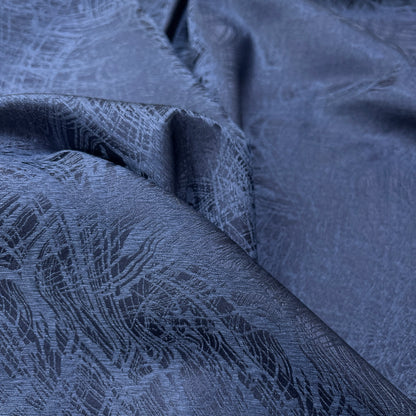 Jacquard in pura seta dettaglio caduta