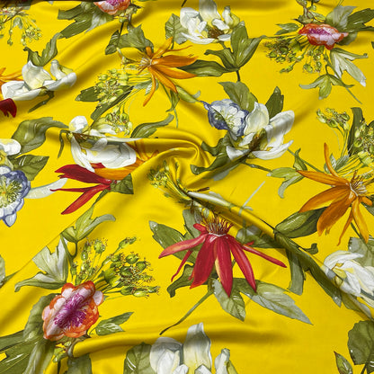 Twill 100% seta con stampa floreale su fondo giallo, Made in Italy