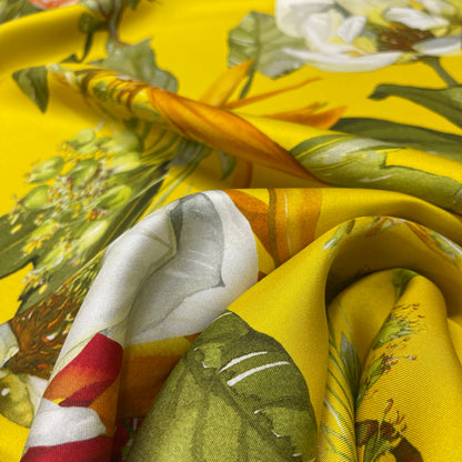 Twill 100% seta con stampa floreale su fondo giallo, Made in Italy