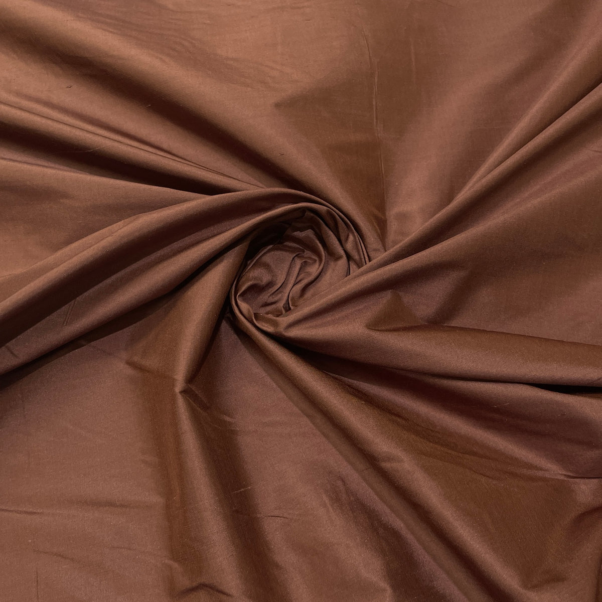 Shantung in pura seta marrone - drappeggio